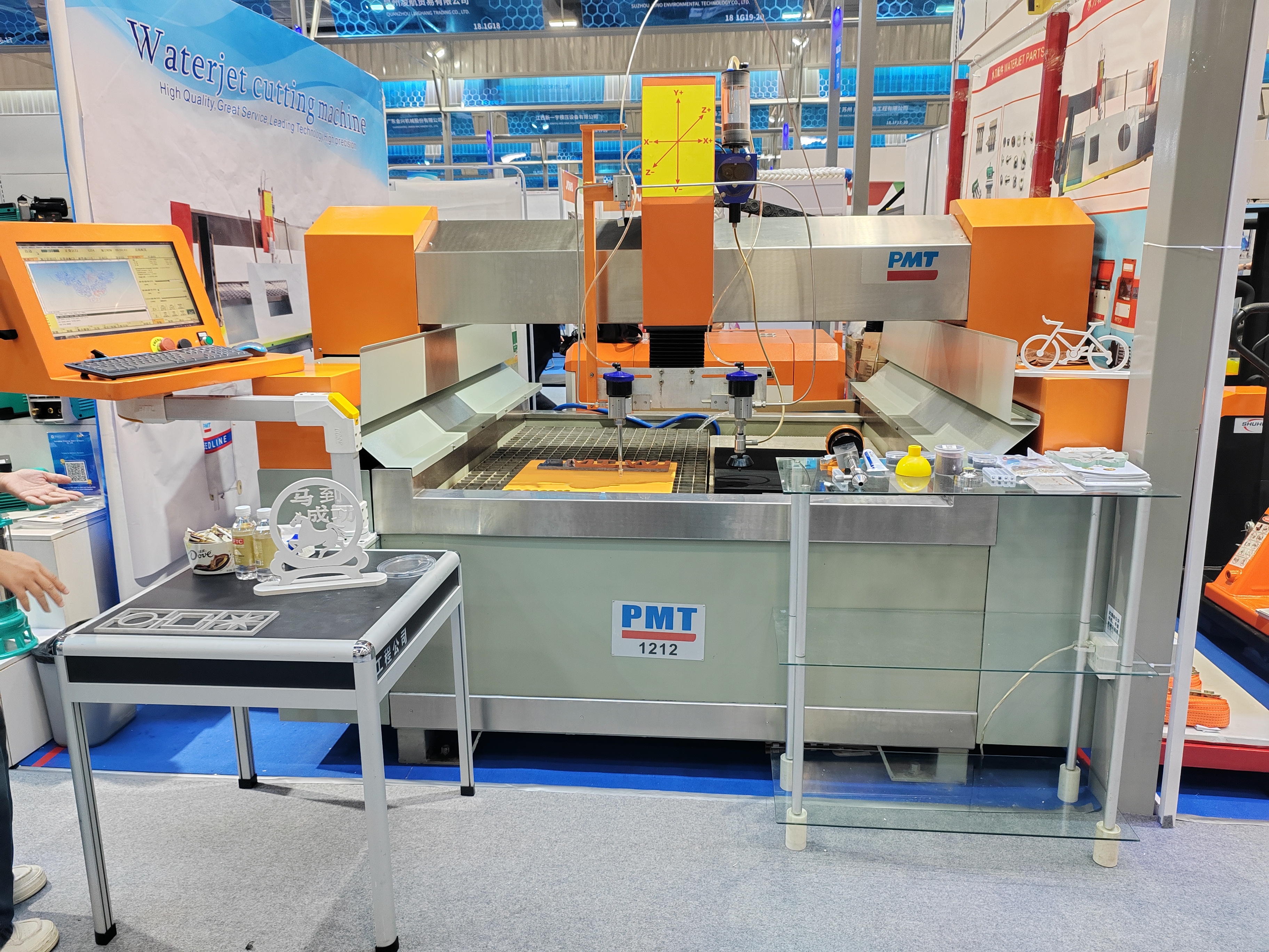 134ª Feira de Cantão, muitos clientes visitaram a máquina de corte por jato de água PMT